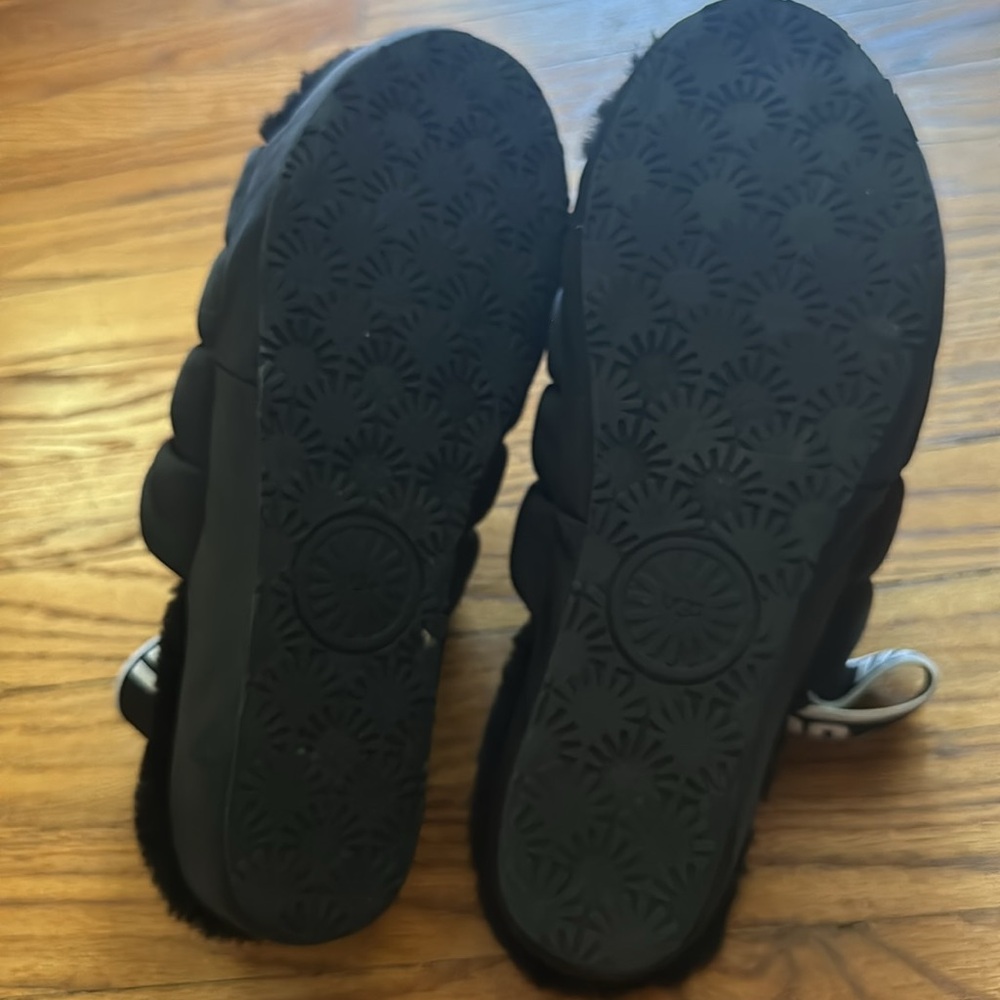 Ugg Fluff Yeah - image 3